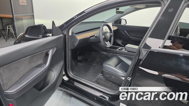 Tesla Model Y Standard Range RWD 2021 — фото 10
