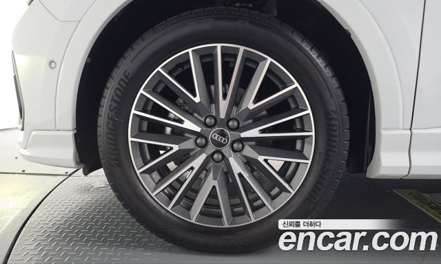 Audi Q3 (F3) 35 TDI Premium 2023 — фото 5