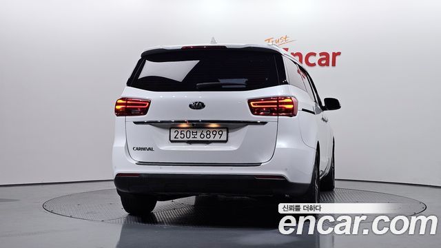 Kia Carnival 11-Seater Prestige 2019 — фото 4