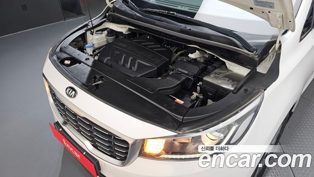 Kia Carnival 11-Seater Prestige 2019 — фото 6