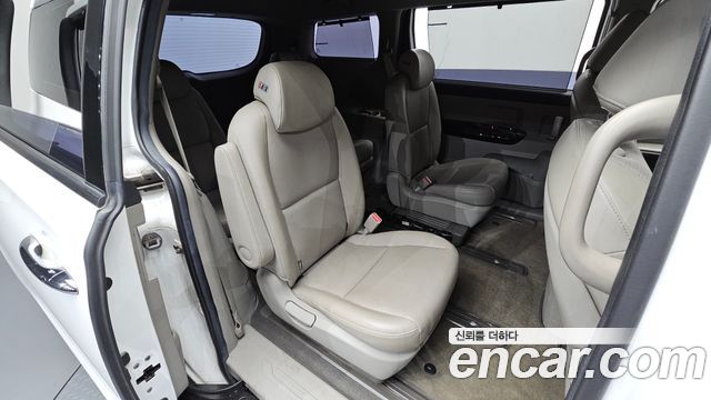 Kia Carnival 11-Seater Prestige 2019 — фото 11