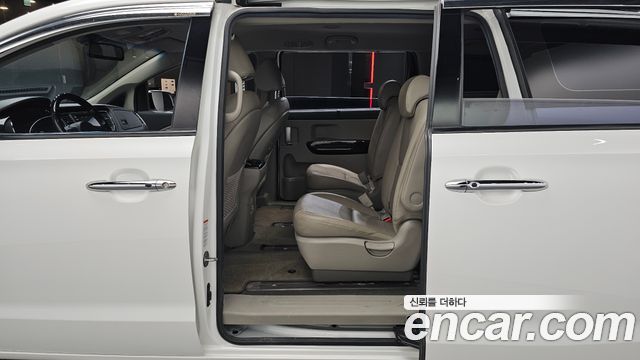Kia Carnival 11-Seater Prestige 2019 — фото 12