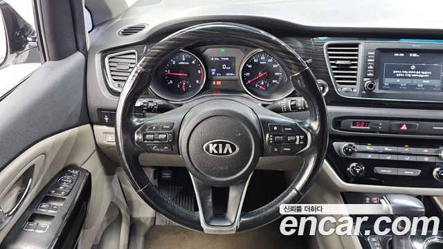 Kia Carnival 11-Seater Prestige 2019 — фото 13