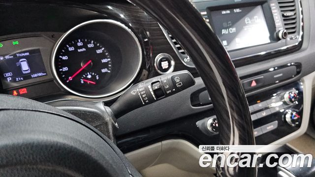 Kia Carnival 11-Seater Prestige 2019 — фото 18