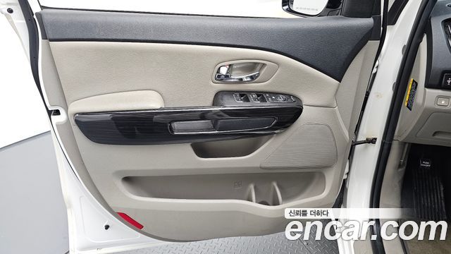 Kia Carnival 11-Seater Prestige 2019 — фото 24