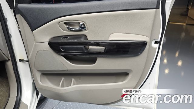 Kia Carnival 11-Seater Prestige 2019 — фото 25
