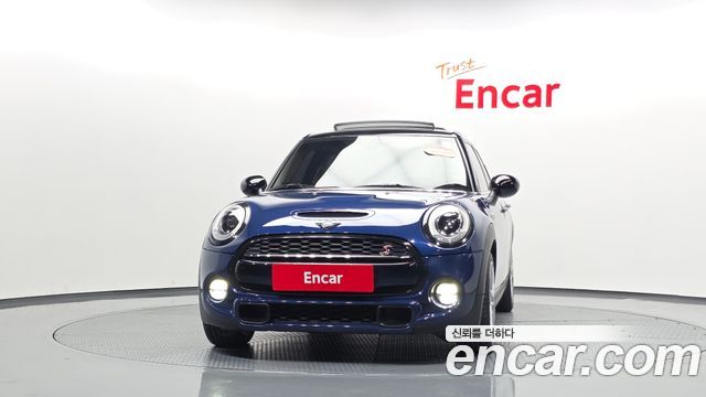 MINI Cooper S 5Door Standard 3rd 2016 — фото 3