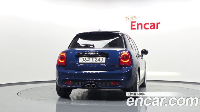 MINI Cooper S 5Door Standard 3rd 2016 — фото 4