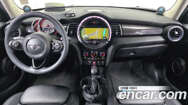 MINI Cooper S 5Door Standard 3rd 2016 — фото 7