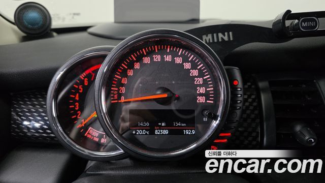 MINI Cooper S 5Door Standard 3rd 2016 — фото 8