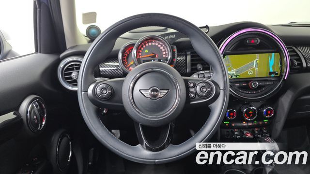 MINI Cooper S 5Door Standard 3rd 2016 — фото 13