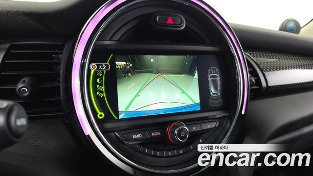 MINI Cooper S 5Door Standard 3rd 2016 — фото 14