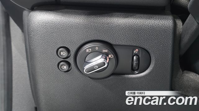 MINI Cooper S 5Door Standard 3rd 2016 — фото 18