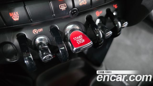 MINI Cooper S 5Door Standard 3rd 2016 — фото 19