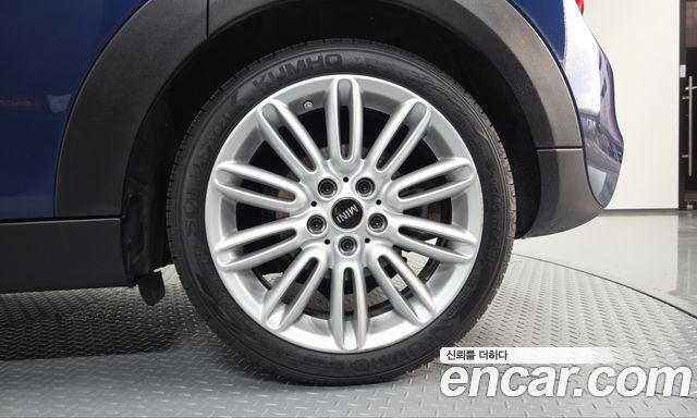 MINI Cooper S 5Door Standard 3rd 2016 — фото 21
