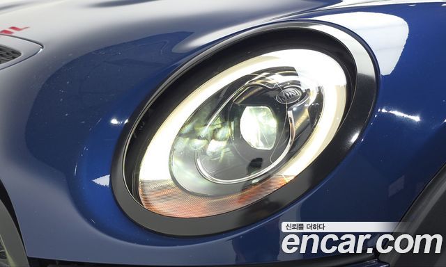 MINI Cooper S 5Door Standard 3rd 2016 — фото 22