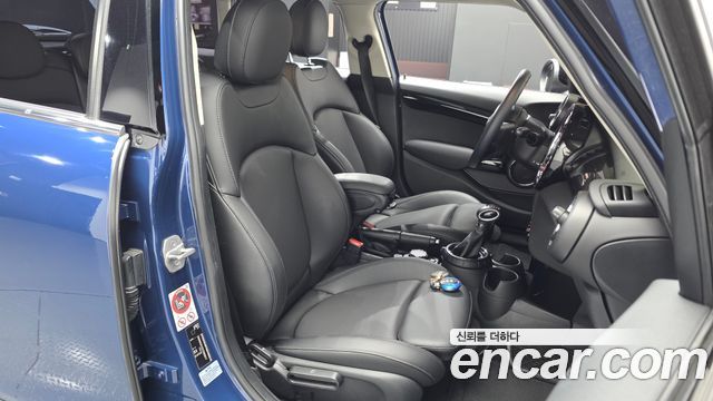 MINI Cooper S 5Door Standard 3rd 2016 — фото 26