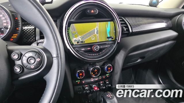 MINI Cooper S 5Door Standard 3rd 2016 — фото 29