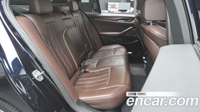 BMW 5 Series (G30) 530i M Sport Package 2021 — фото 11