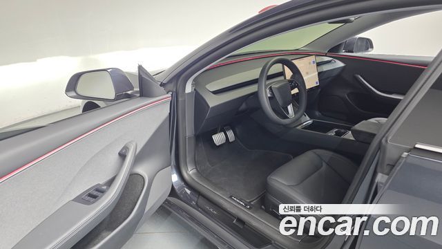 Tesla Model 3 RWD 2025 — фото 10