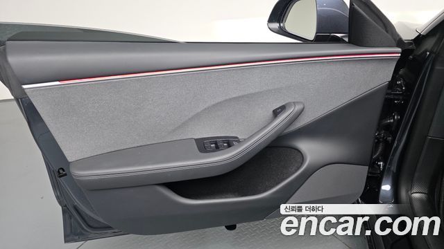 Tesla Model 3 RWD 2025 — фото 24