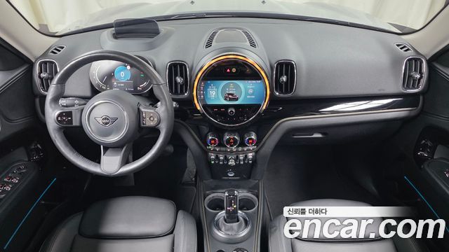 MINI Cooper Countryman Classic Plus Launch Pack 2nd Gen 2023 — фото 7