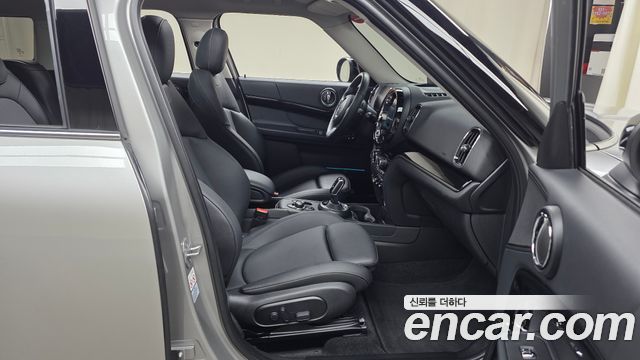MINI Cooper Countryman Classic Plus Launch Pack 2nd Gen 2023 — фото 11