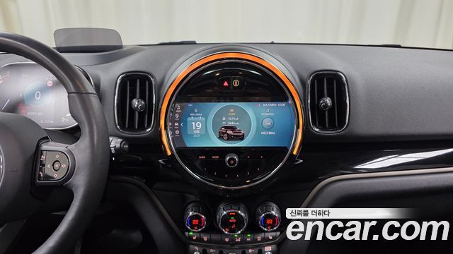 MINI Cooper Countryman Classic Plus Launch Pack 2nd Gen 2023 — фото 14