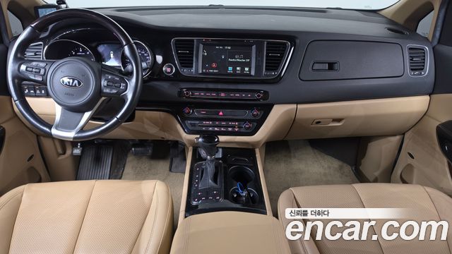 Kia Carnival 7-seater Limousine President 2016 — фото 7