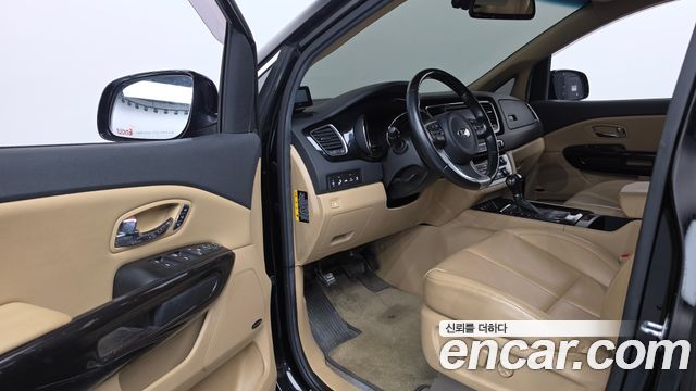 Kia Carnival 7-seater Limousine President 2016 — фото 10