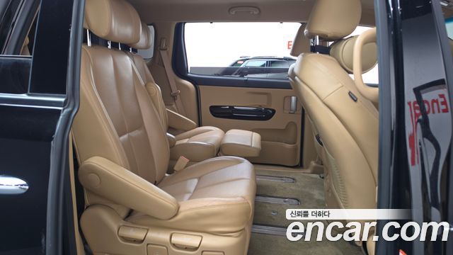 Kia Carnival 7-seater Limousine President 2016 — фото 11