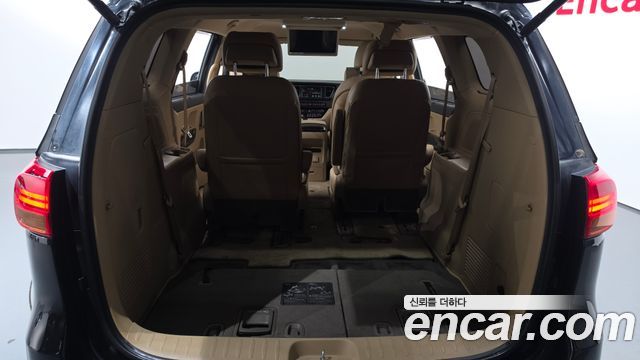 Kia Carnival 7-seater Limousine President 2016 — фото 19