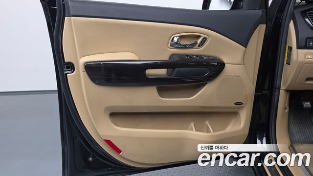 Kia Carnival 7-seater Limousine President 2016 — фото 24