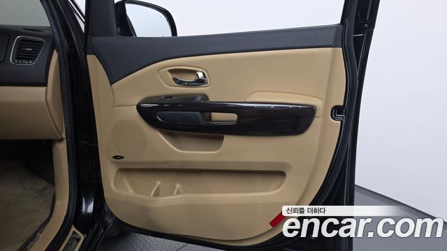 Kia Carnival 7-seater Limousine President 2016 — фото 25