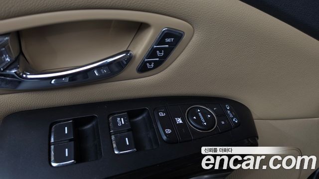 Kia Carnival 7-seater Limousine President 2016 — фото 28
