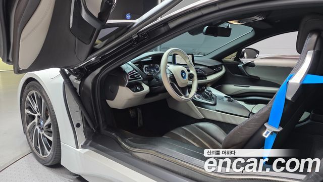BMW i8 Coupe 2015 — фото 10
