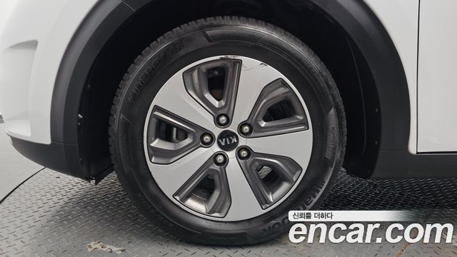 Kia Niro Prestige 2018 — фото 5