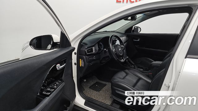 Kia Niro Prestige 2018 — фото 10