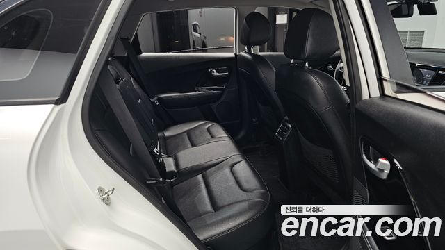 Kia Niro Prestige 2018 — фото 12