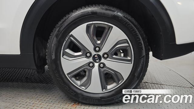 Kia Niro Prestige 2018 — фото 21
