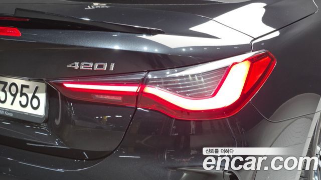 BMW 4 Series (G22) 420i M Sport Convertible 2021 — фото 23
