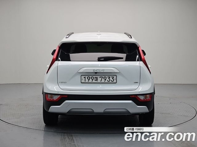 Kia Niro Prestige 2022 — фото 3