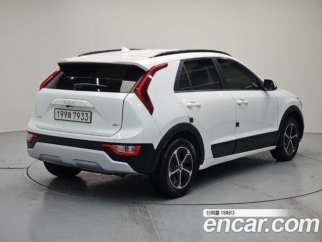 Kia Niro Prestige 2022 — фото 4