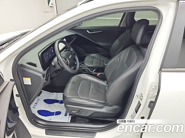 Kia Niro Prestige 2022 — фото 15