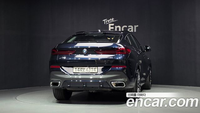 BMW X6 (G06) xDrive40i M Sport 2025 — фото 4