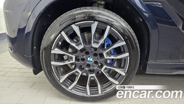 BMW X6 (G06) xDrive40i M Sport 2025 — фото 5