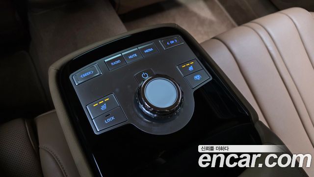 Genesis G80 (RG3) Gasoline 2.5 Turbo AWD 2025 — фото 36