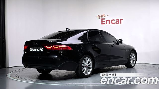 Jaguar XF (X260) 20d Prestige 2018 — фото 2