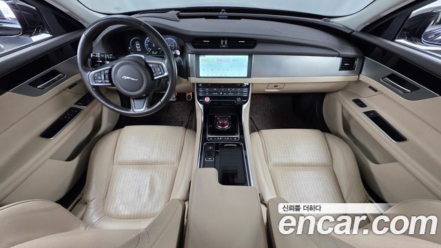 Jaguar XF (X260) 20d Prestige 2018 — фото 7