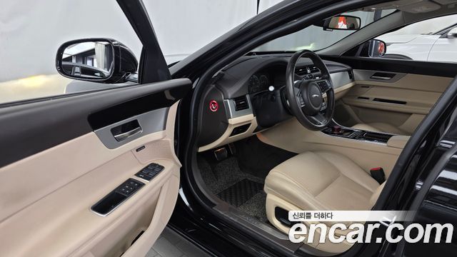 Jaguar XF (X260) 20d Prestige 2018 — фото 10